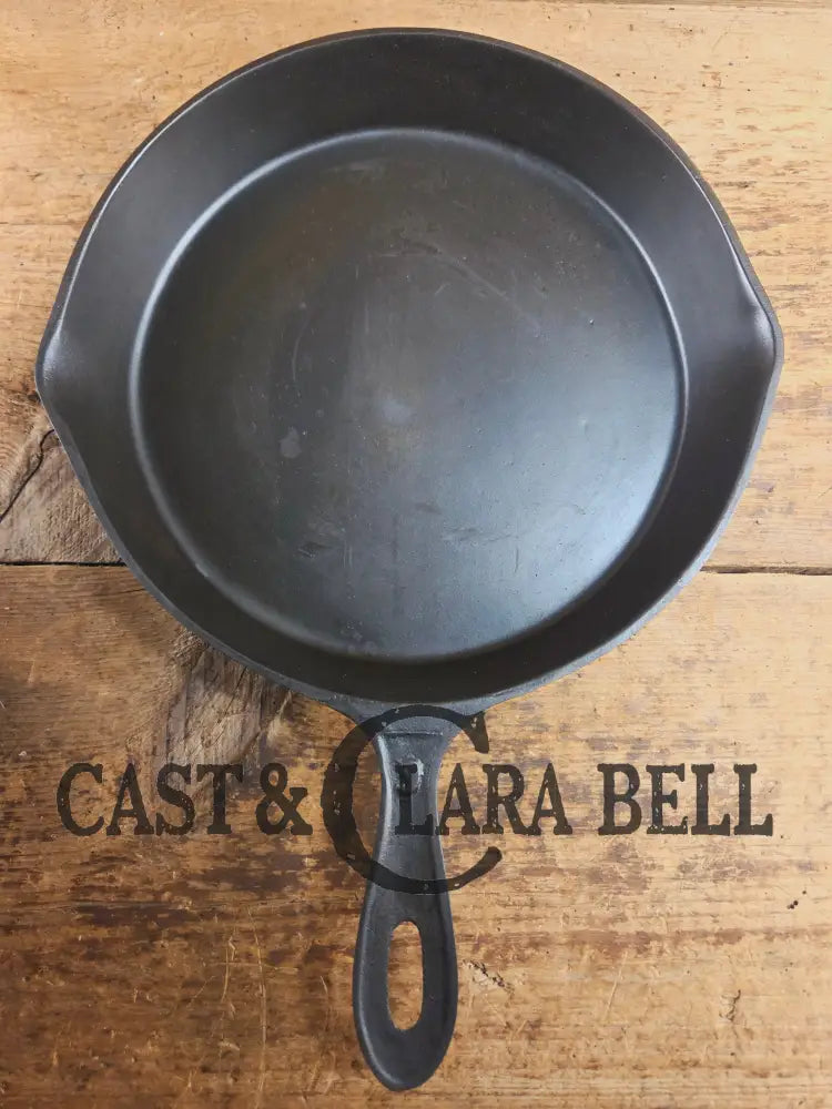 Antique elegant gate-marked unknown #9 skillet. Amazing condition Est 1880’s Era. Flat handle raised #9 Pattern Skillet