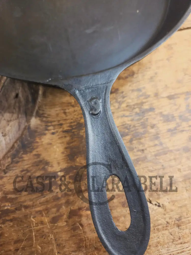 Antique elegant gate-marked unknown #9 skillet. Amazing condition Est 1880’s Era. Flat handle raised #9 Pattern Skillet