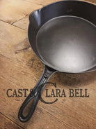 Antique elegant gate-marked unknown #9 skillet. This is GORGEOUS. Est 1880’s. Left single spout heat ring bottom w/