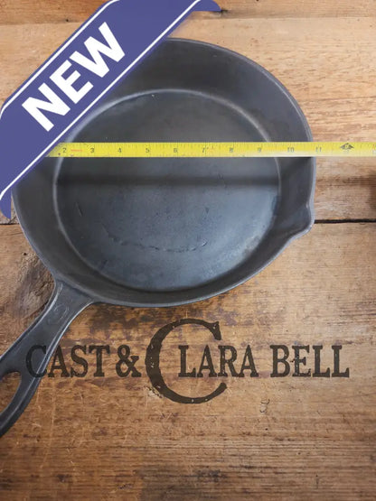 Antique elegant gate-marked unknown #9 skillet. Wonderfully preserved. Est 1880’s Era. Flat handle #7 Pattern Skillet