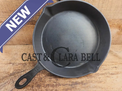 Antique elegant gate-marked unknown #9 skillet. Wonderfully preserved. Est 1880’s Era. Flat handle #7 Pattern Skillet