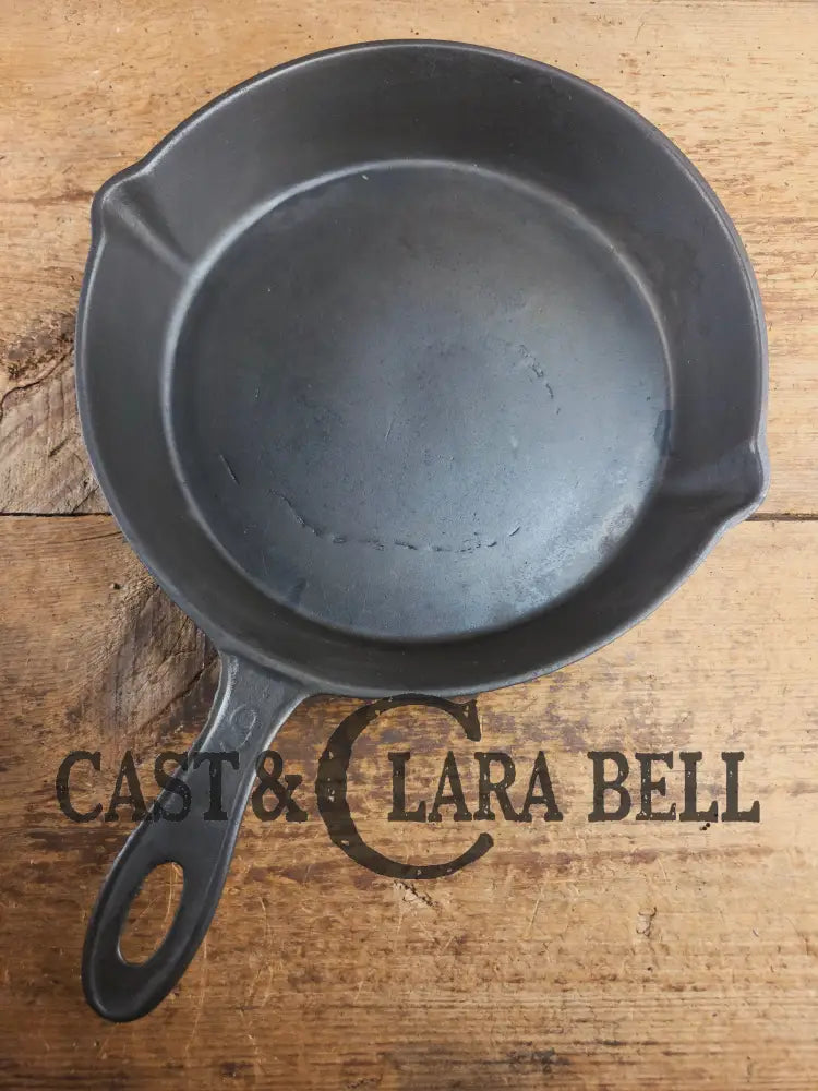 Antique elegant gate-marked unknown #9 skillet. Wonderfully preserved. Est 1880’s Era. Flat handle #7 Pattern Skillet