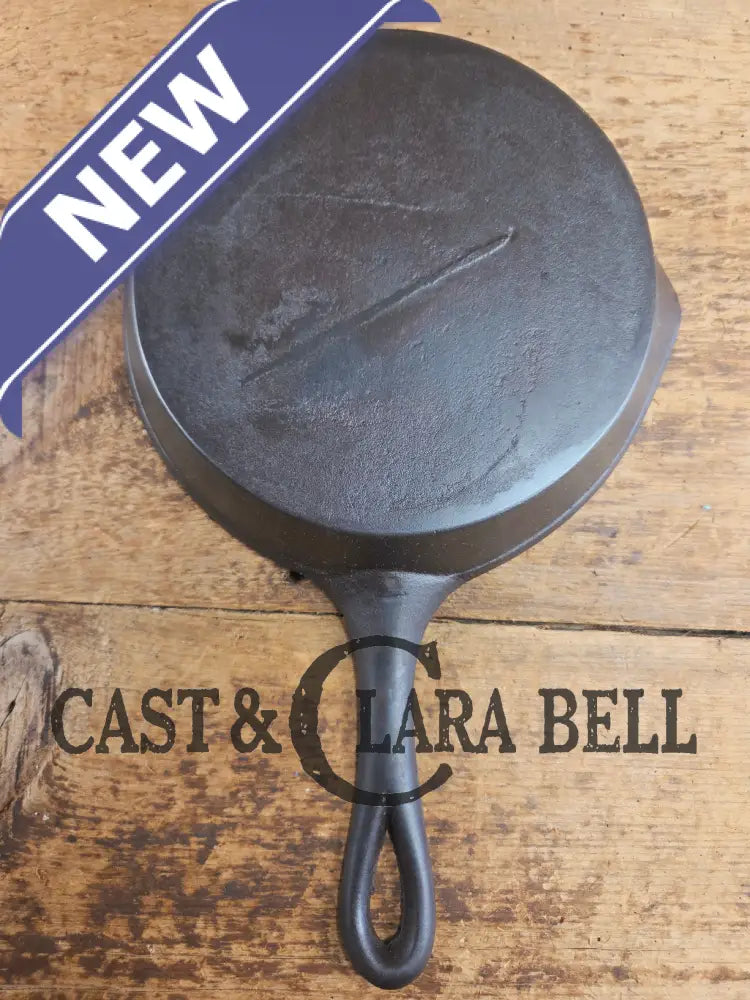 Antique gate-marked unknown #6 skillet. Est 1880’s. Left single spout heat ring bottom w/ fancy handle. Skillet