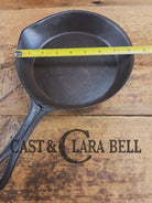 Antique gate-marked unknown #6 skillet. Est 1880’s. Left single spout heat ring bottom w/ fancy handle. Skillet