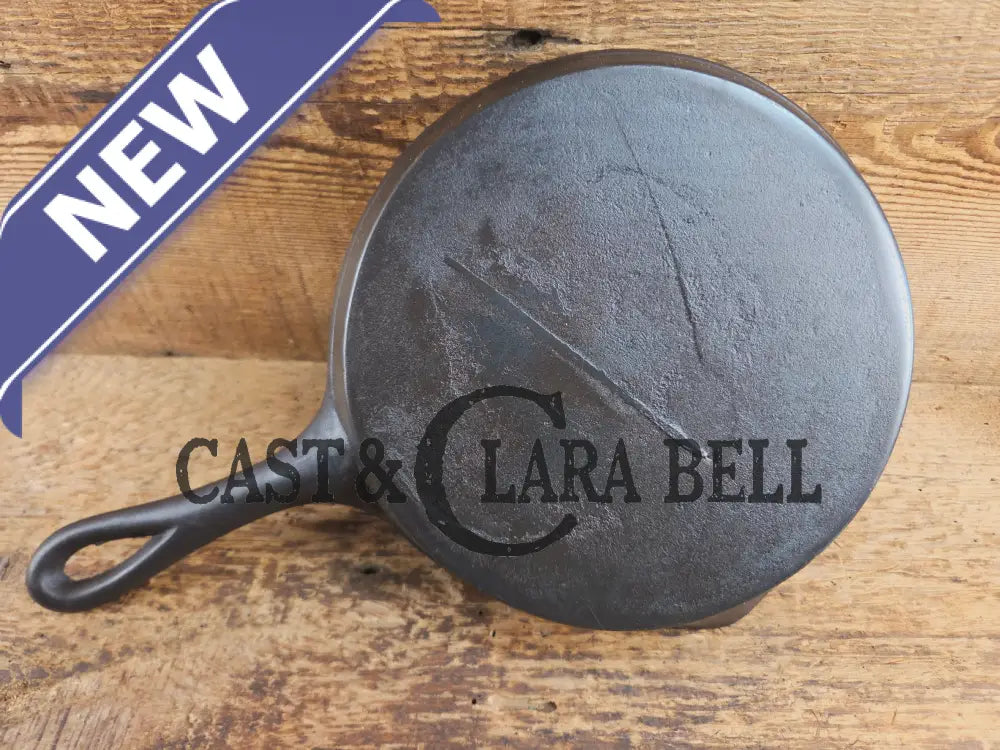 Antique gate-marked unknown #6 skillet. Est 1880’s. Left single spout heat ring bottom w/ fancy handle. Skillet