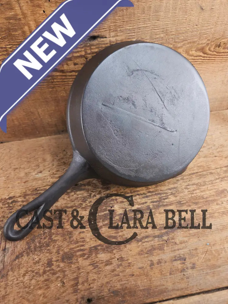 Antique gate-marked unknown #6 skillet. Est 1880’s. Left single spout heat ring bottom w/ fancy handle. Skillet