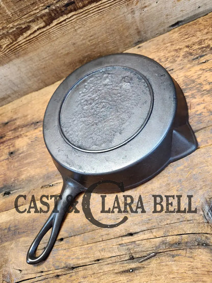 Antique Gate-Marked Unknown #7 Skillet. Est 1880’S. Left Single Spout Heat Ring Bottom W/ Fancy