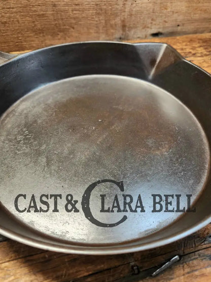 Antique Gate-Marked Unknown #7 Skillet. Est 1880’S. Left Single Spout Heat Ring Bottom W/ Fancy