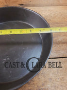 Antique gate-marked unknown #8 skillet. Est 1880’s. Left single spout heat ring bottom w/ semi fancy handle Skillet