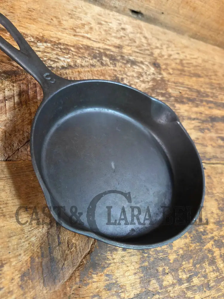 Awesome 1920’s Era Wagner Sidney -O- #3 Skillet with ’Pie’ Logo and Smooth Bottom 1053 D - Skillet