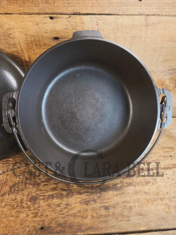 Awesome! 1920’s Griswold #8 Tite-Top Cast Iron Dutch Oven 833 A and high dome matching Griswold Lid 2551 - Dutch Ovens