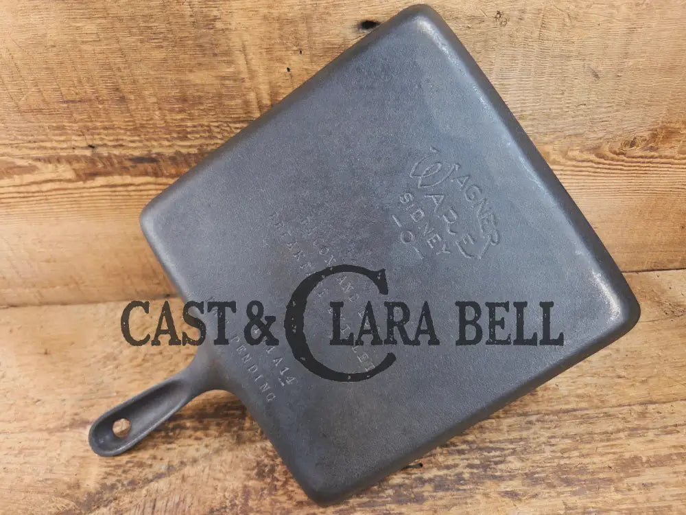 Awesome. 1930’s Era Wagner Ware Bacon and Egg Cast Iron Breakfast Skillet 1101 A14. Great gift idea! Skillet