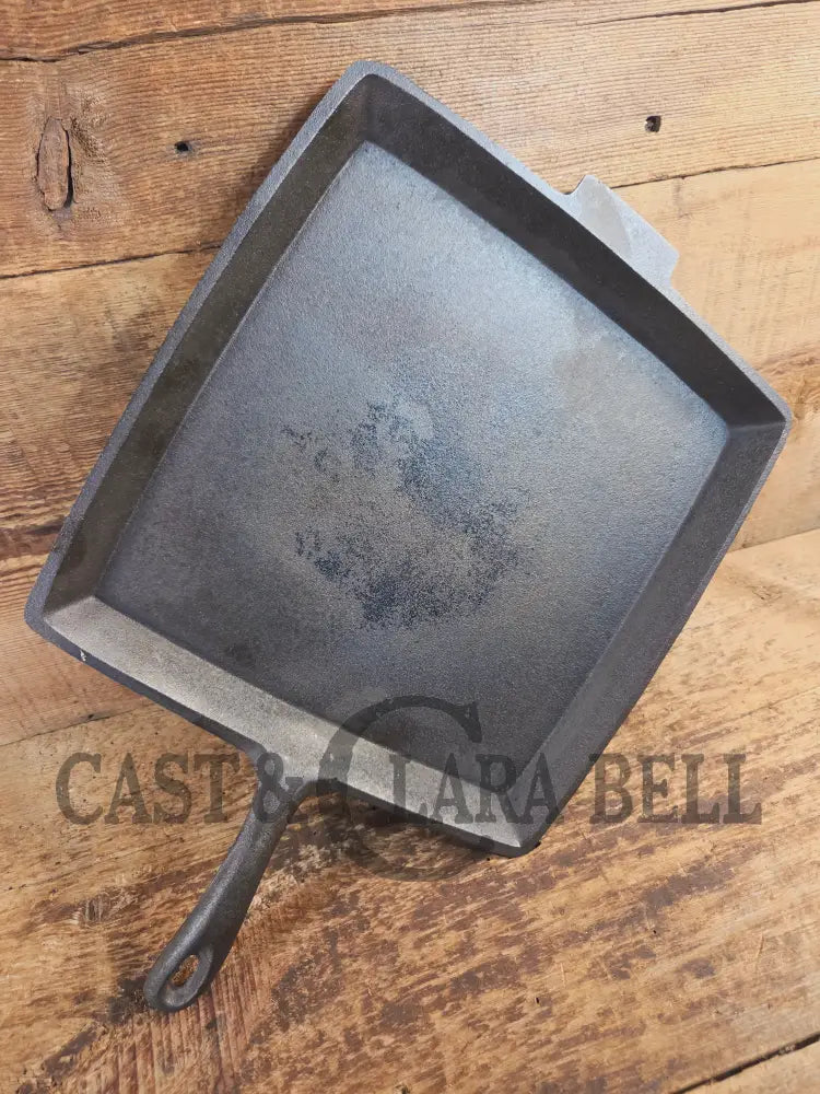 Awesome and huge Birmingham S&R square breakfast skillet. Perfect universal piece for your kitchen! SC24 - Skillet