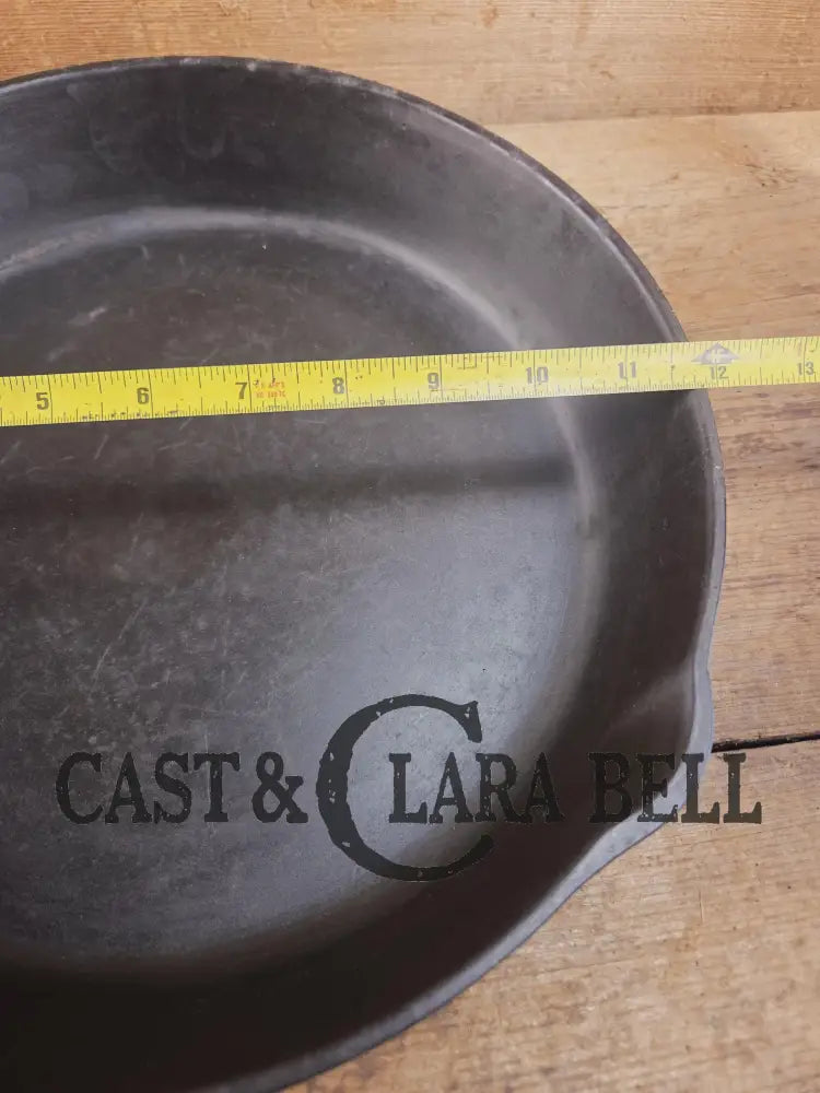 Awesome and tough to find! Fantastic for the gourmet kitchen! 1920’s Vollrath #10 Cast Iron Skillet with Heat Ring