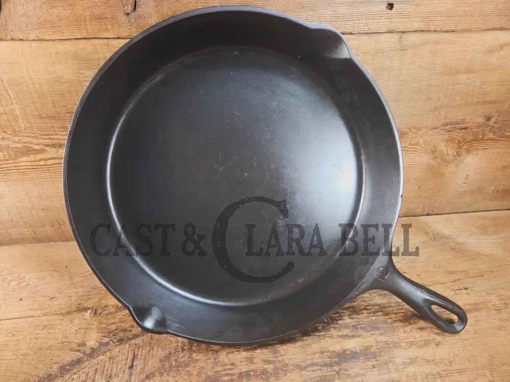 Awesome and tough to find! Scarce smooth bottom #12 Vollrath cast iron skillet. This is a conversation starter! Skillet