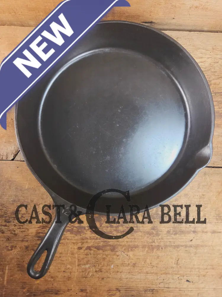 Awesome and tough to find! Scarce smooth bottom #12 Vollrath cast iron skillet. This is a conversation starter! Skillet