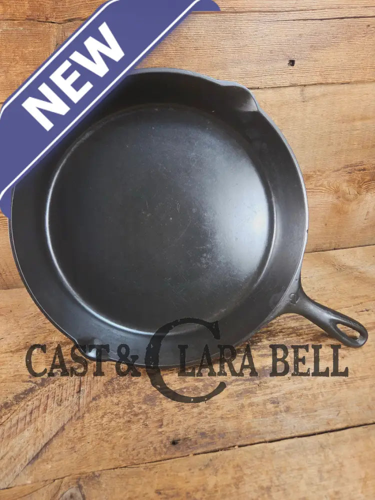 Awesome and tough to find! Scarce smooth bottom #12 Vollrath cast iron skillet. This is a conversation starter! Skillet