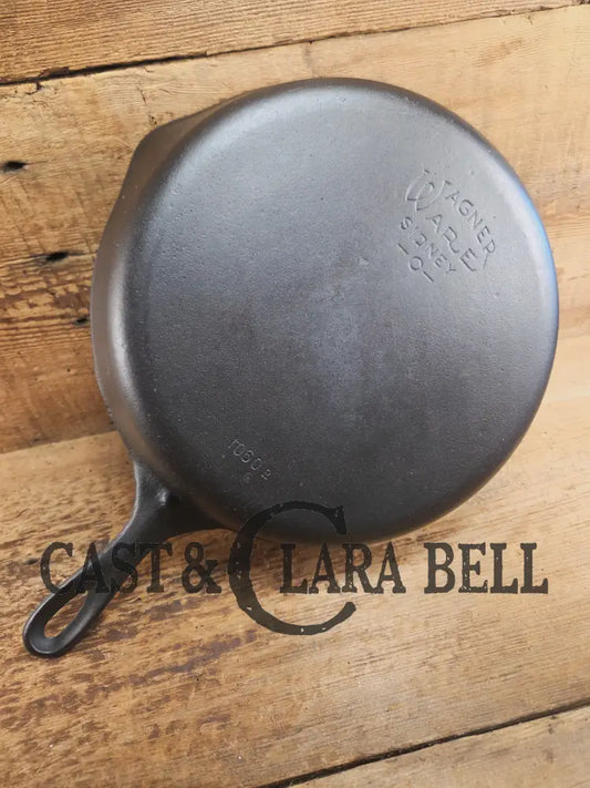 Awesome bacon skillet. Big 1930βs Wagner Ware #10 Cast Iron Skillet with Stylized Logo 1060 R Skillet