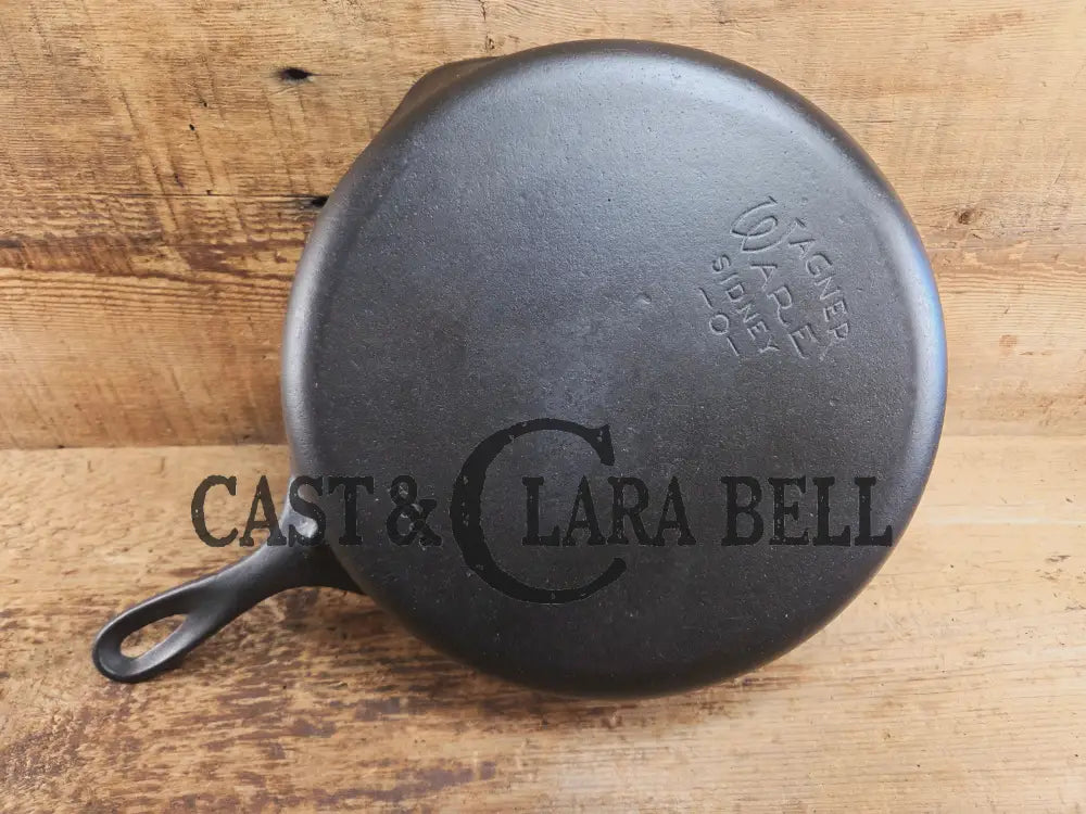 Awesome bacon skillet. Big 1930’s Wagner Ware #10 Cast Iron Skillet with Stylized Logo 1060 R Skillet