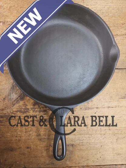 Awesome big bacon skillet! Big 1930’s Wagner Ware #10 Cast Iron Skillet with Stylized Logo 1060 A Skillet