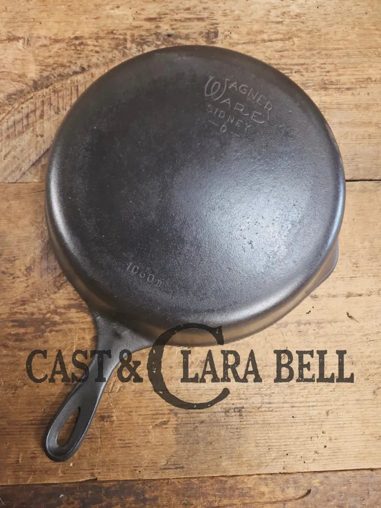 Awesome big bacon skillet! Big 1930’s Wagner Ware #10 Cast Iron Skillet with Stylized Logo 1060 A Skillet