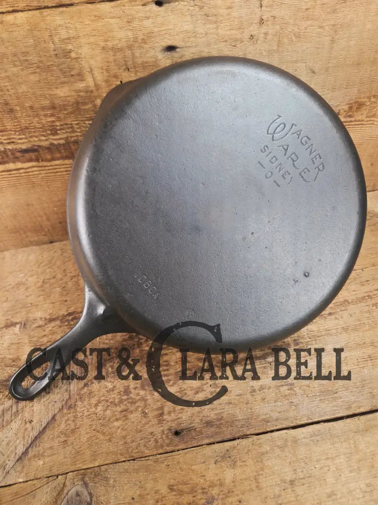 Awesome big bacon skillet! Big 1930’s Wagner Ware #10 Cast Iron Skillet with Stylized Logo 1060 A Skillet