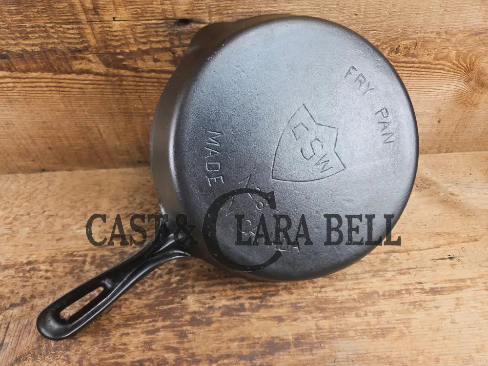 Awesome Canadian made 1940’s vintage GSW (General Steel Wares) #6 skillet. Harder to find! Skillet