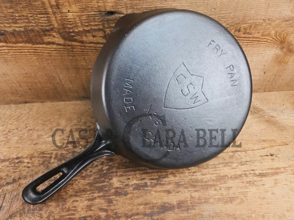 Awesome Canadian made 1940’s vintage GSW (General Steel Wares) #6 skillet. Harder to find! Skillet