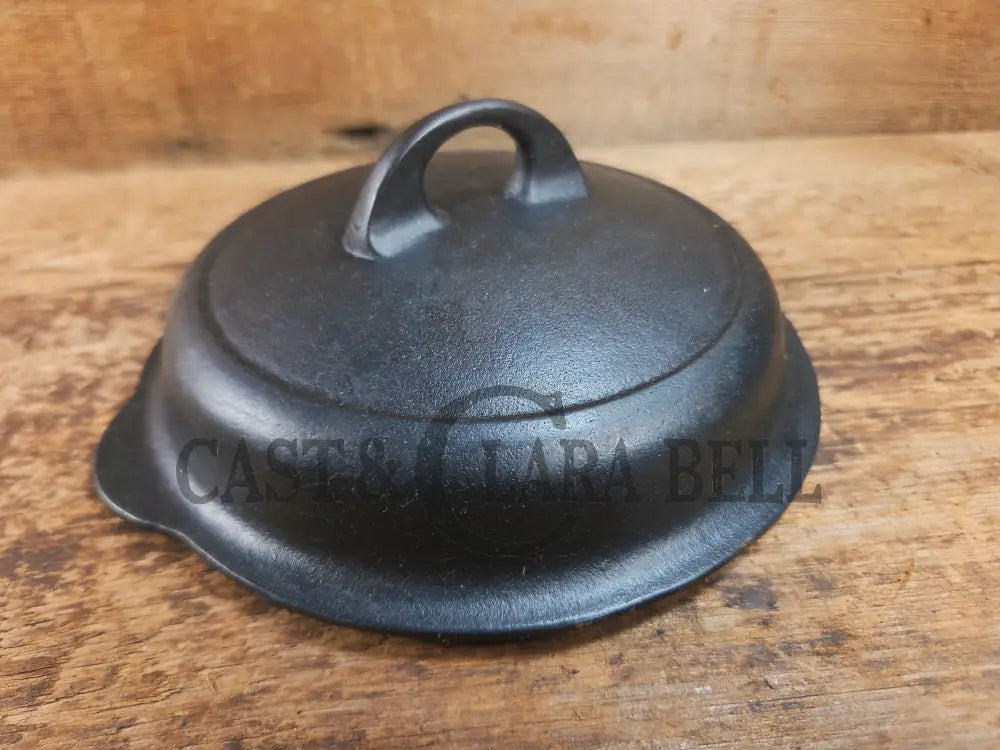 Awesome Griswold No. 3 Cast Iron Skillet Lid with Small Block Logo 1093. Tough to find so cool to own! Skillet