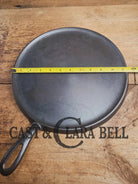 Awesome pizza griddle or for breakfast hot cakes! 1920’’s #10 Griswold Large Block cast iron Griddle 610 Griddle