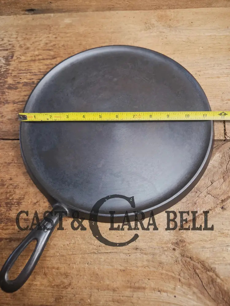 Awesome pizza griddle or for breakfast hot cakes! 1920’’s #10 Griswold Large Block cast iron Griddle 610 Griddle