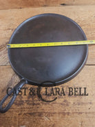 Awesome pizza griddle or for breakfast hot cakes! 1920’’s #10 Griswold Large Block cast iron Griddle 610 Griddle
