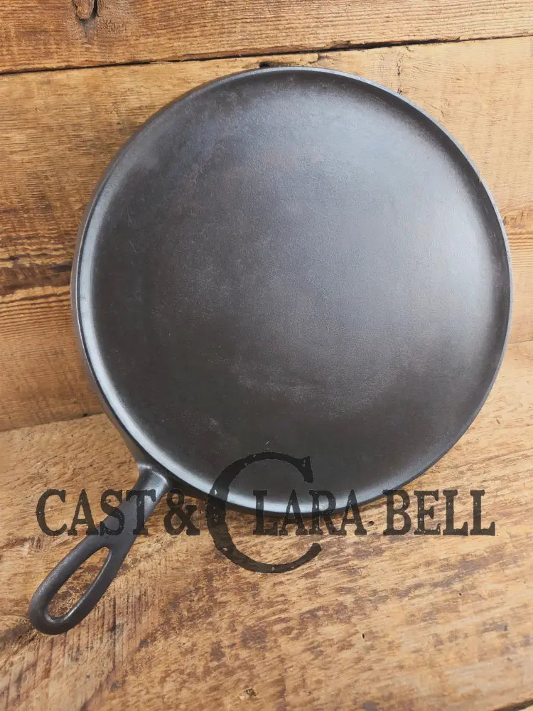 Awesome pizza griddle or for breakfast hot cakes! 1920’’s #10 Griswold Large Block cast iron Griddle 610 Griddle