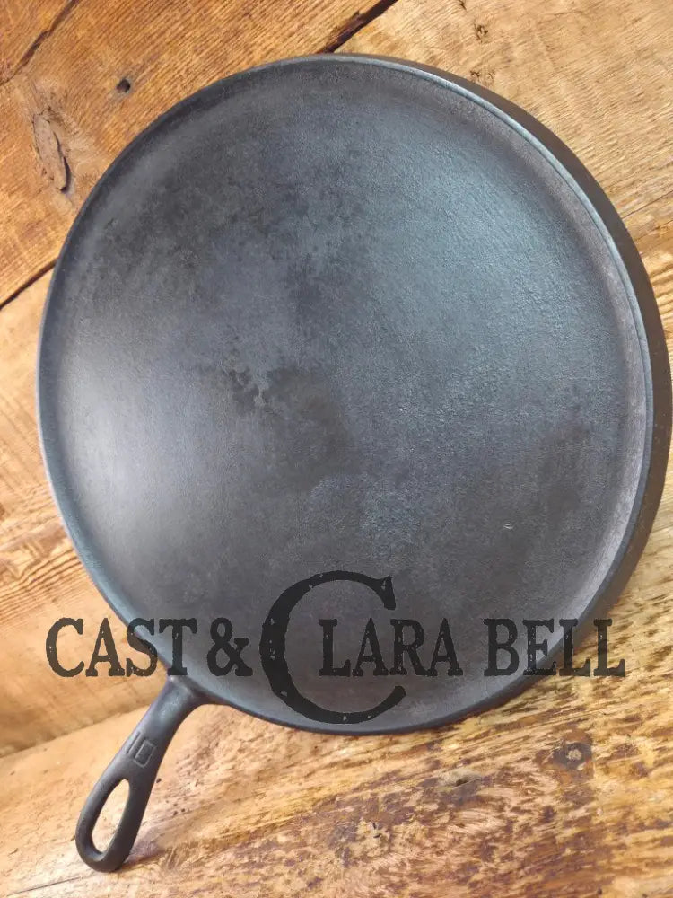 Awesome pizza griddle or for breakfast hot cakes! 1920’’s #10 Griswold Large Block cast iron Griddle 610 Griddle