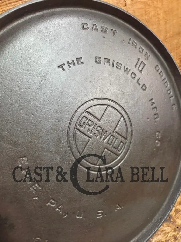 Awesome pizza griddle or for breakfast hot cakes! 1920’’s #10 Griswold Large Block cast iron Griddle 610 Griddle