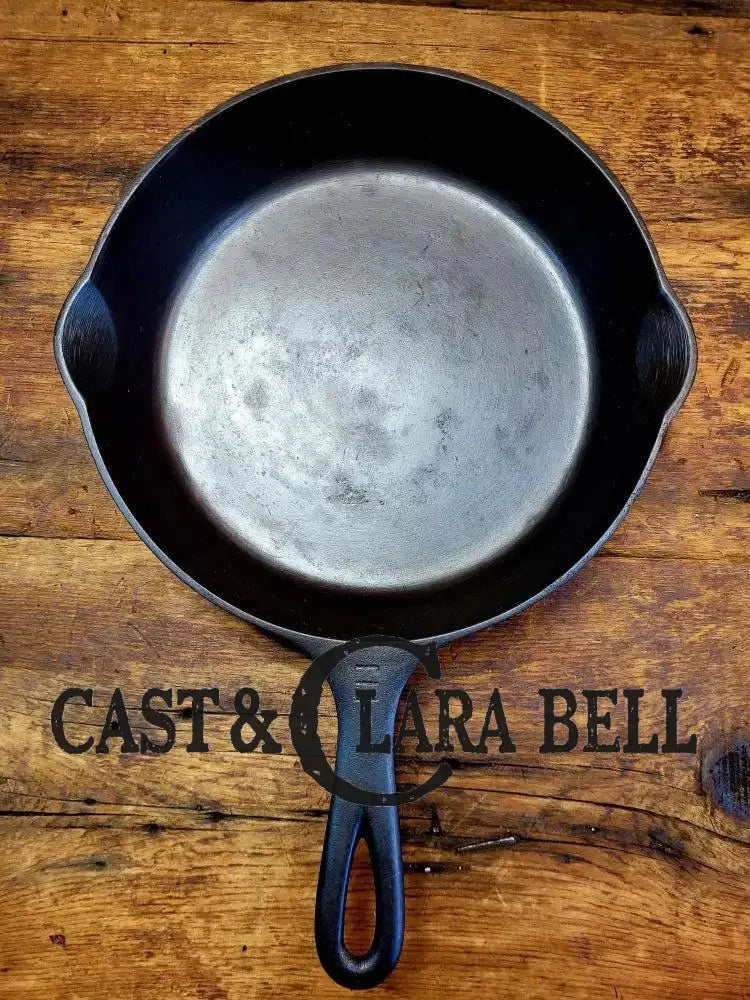 Awesome saute skillet! 1930’s Griswold #6 cast iron Skillet with Large Block Logo and Smooth Bottom 699 B Skillet