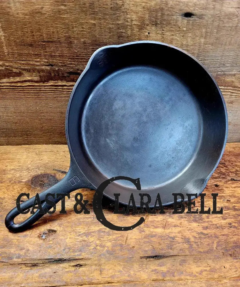 Awesome saute skillet! 1930’s Griswold #6 cast iron Skillet with Large Block Logo and Smooth Bottom 699 B Skillet