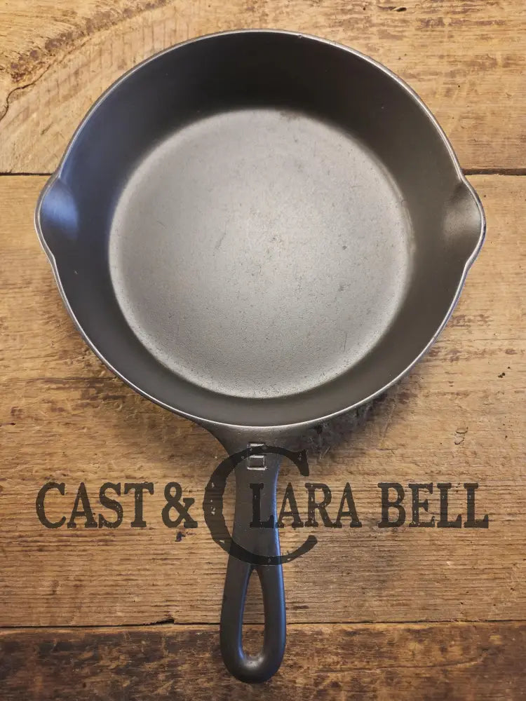 Awesome saute skillet! 1930’s Griswold #6 cast iron Skillet with Large Block Logo and Smooth Bottom 699 J Skillet