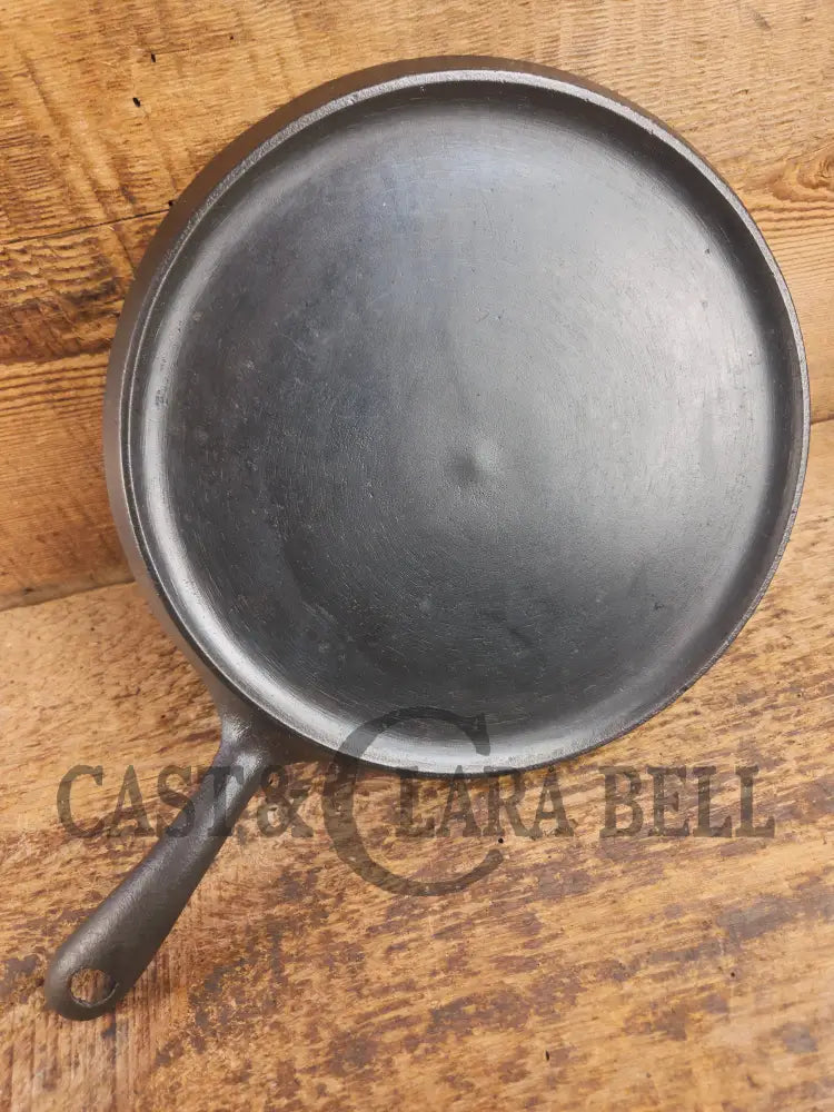 Awesome single serve piece! Lightweight early 1910’s Era Griswold Slant Logo Vintage Griddle #8 Erie 738 Griddle