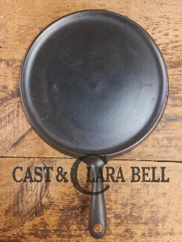 Awesome single serve piece! Lightweight early 1910’s Era Griswold Slant Logo Vintage Griddle #8 Erie 738 Griddle