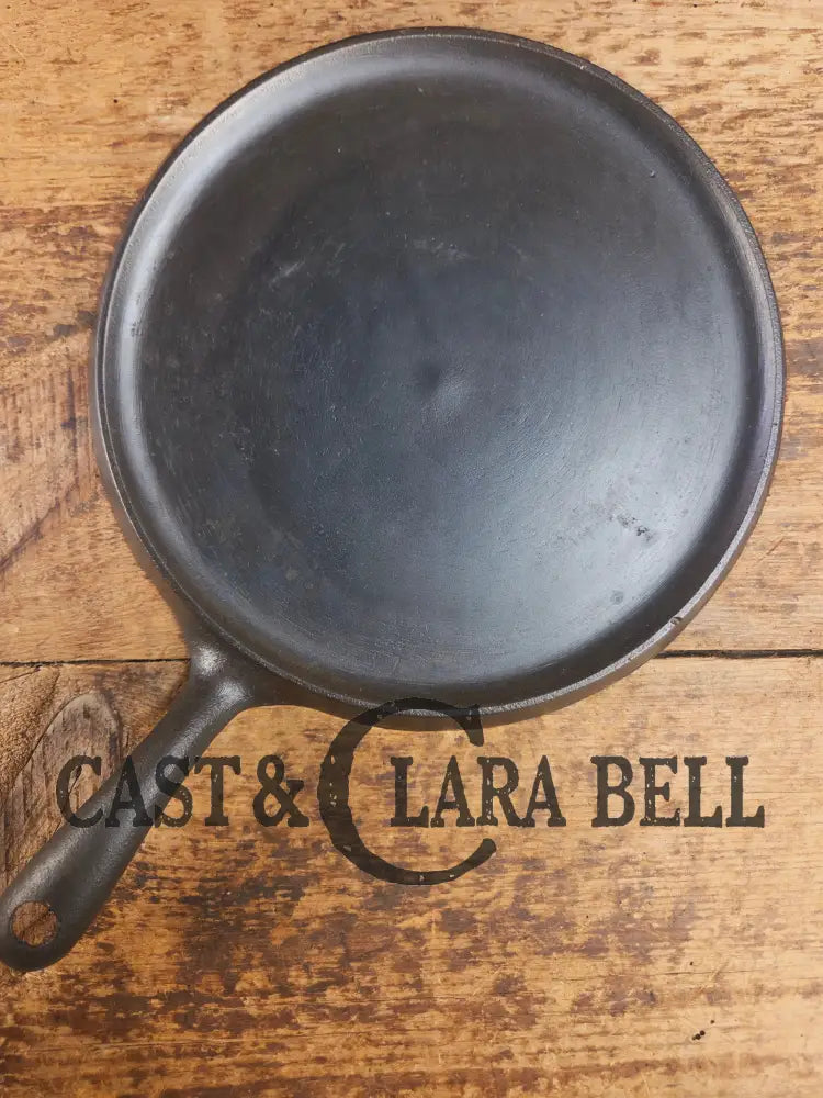 Awesome single serve piece! Lightweight early 1910’s Era Griswold Slant Logo Vintage Griddle #8 Erie 738 Griddle