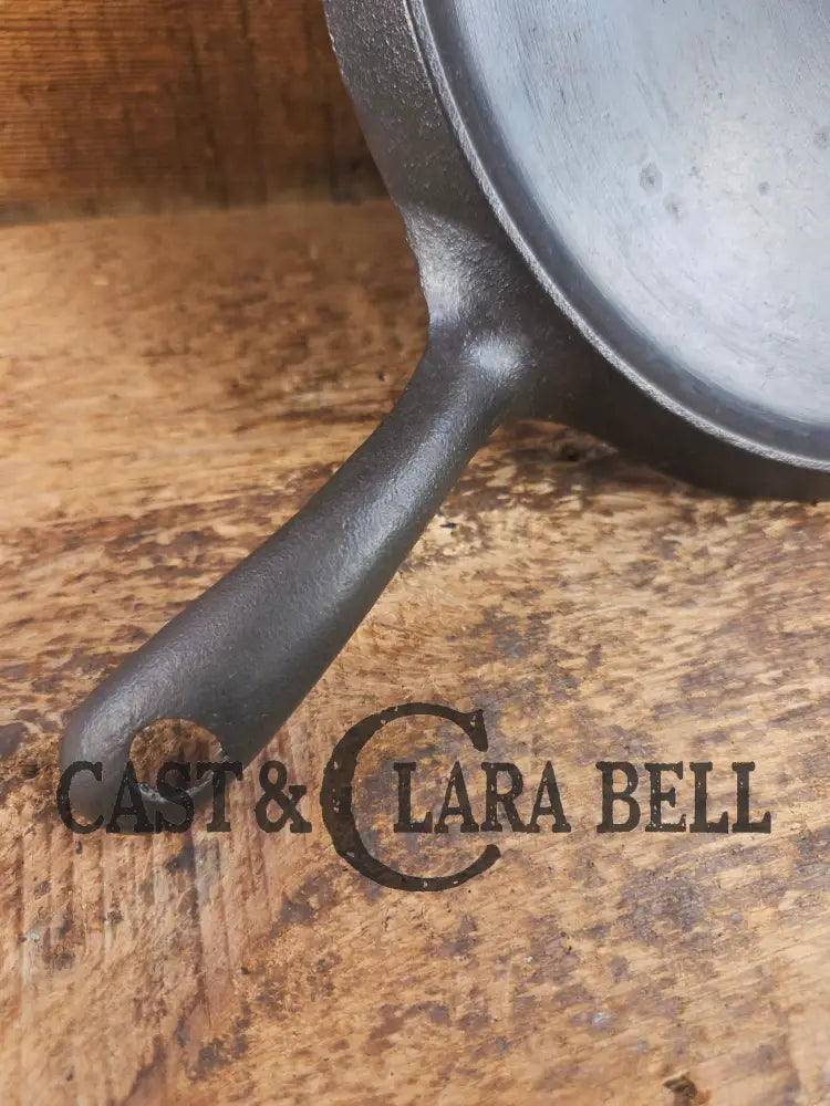 Awesome single serve piece! Lightweight early 1910’s Era Griswold Slant Logo Vintage Griddle #8 Erie 738 Griddle