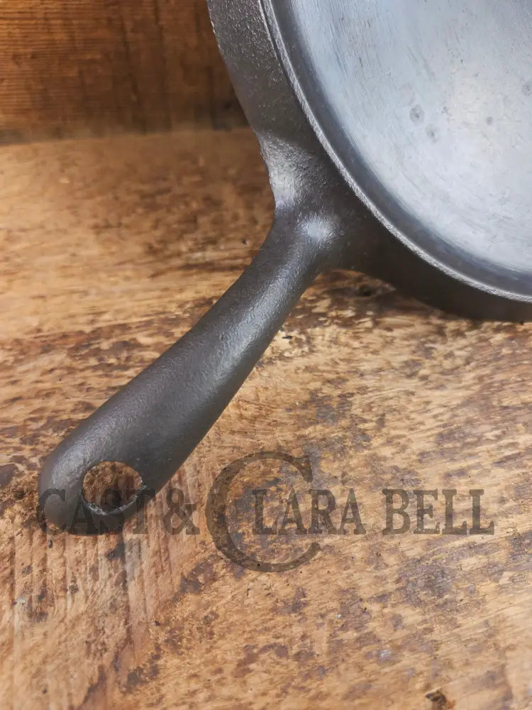 Awesome single serve piece! Lightweight early 1910’s Era Griswold Slant Logo Vintage Griddle #8 Erie 738 Griddle