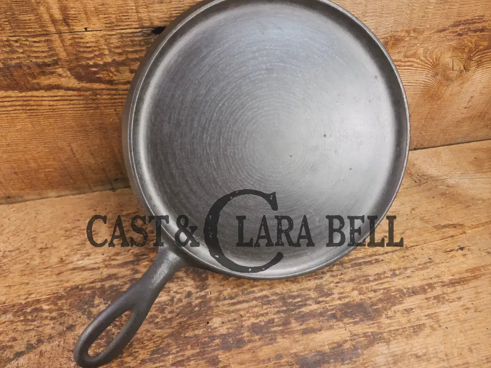 Awesome single serve piece! Lightweight early 1920 Griswold Slant Logo Vintage Griddle #8 Erie 738 Griddle