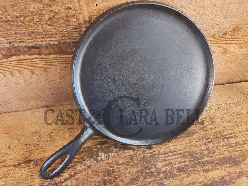 Awesome single serve piece! Lightweight early 1920 Griswold Slant Logo Vintage Griddle #8 Erie 738 - Griddle