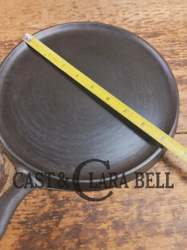 Awesome single serve piece! Lightweight early 1920 Griswold Slant Logo Vintage Griddle #8 Erie 738 Griddle