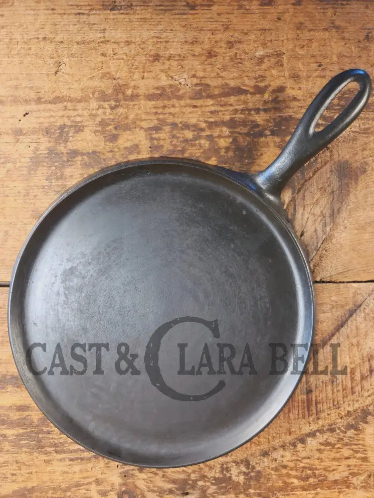 Awesome single serve piece! Lightweight early 1920 Griswold Slant Logo Vintage Griddle #8 Erie 738 - Griddle