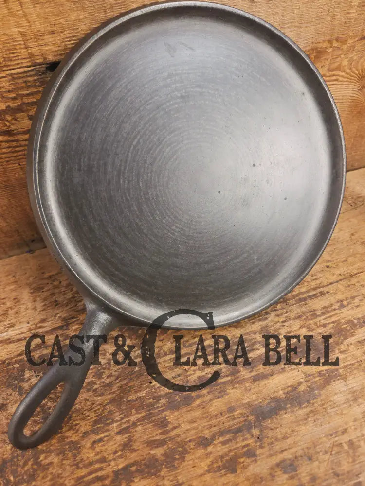 Awesome single serve piece! Lightweight early 1920 Griswold Slant Logo Vintage Griddle #8 Erie 738 Griddle