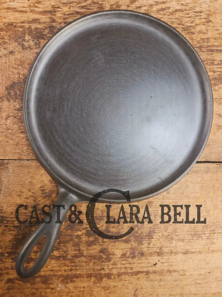 Awesome single serve piece! Lightweight early 1920 Griswold Slant Logo Vintage Griddle #8 Erie 738 Griddle