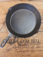 Awesome story awesome pan 1920’s Chicago Hardware Foundry #8 7 X Skillet with Hammered Finish - Skillet